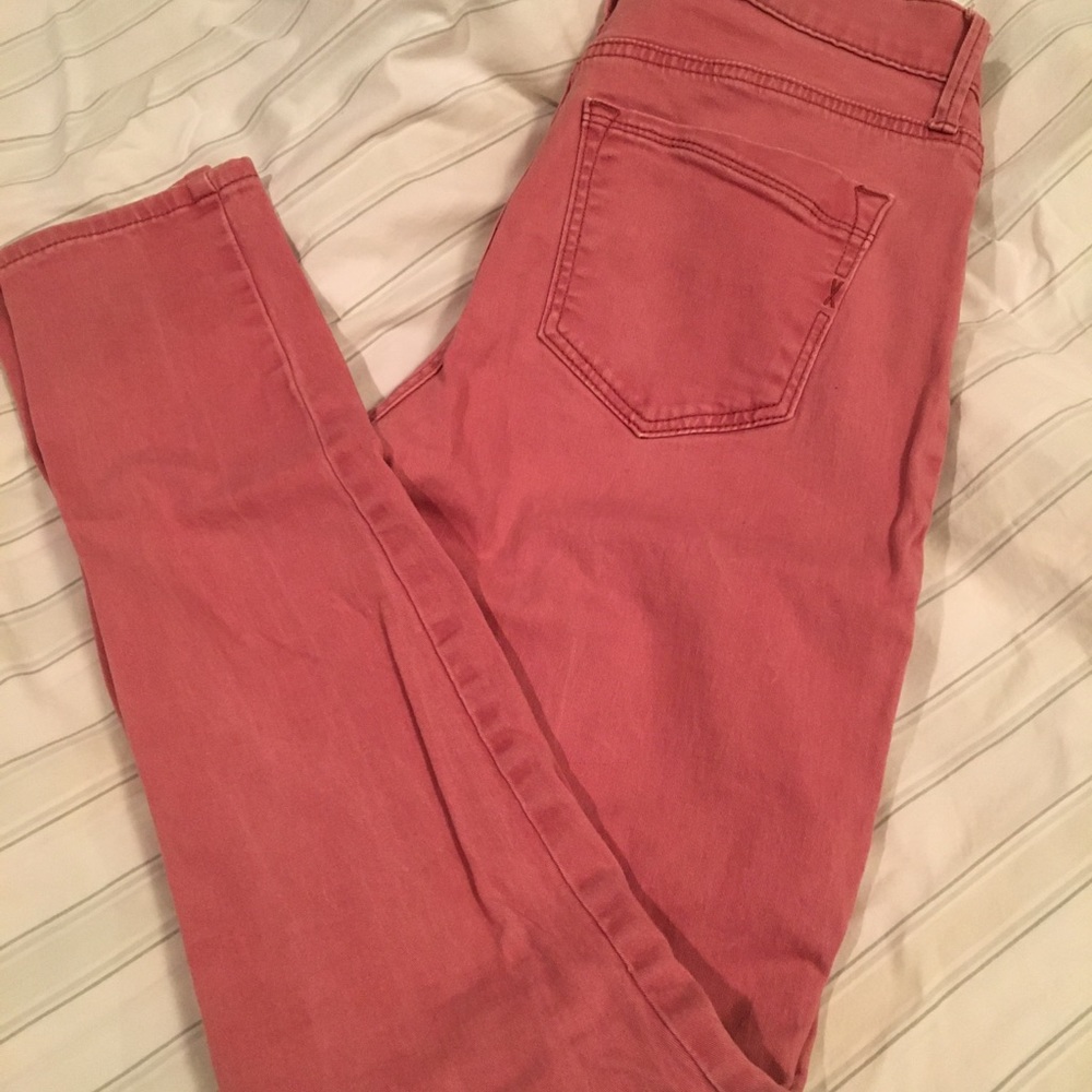 Rose colored Express skinny jeans EUC